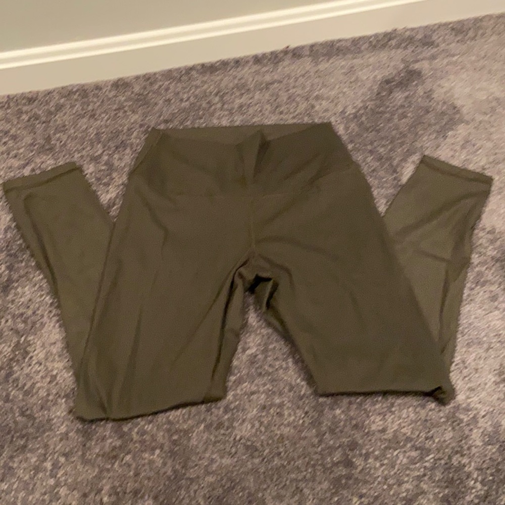 NWOT Crz green crop legging